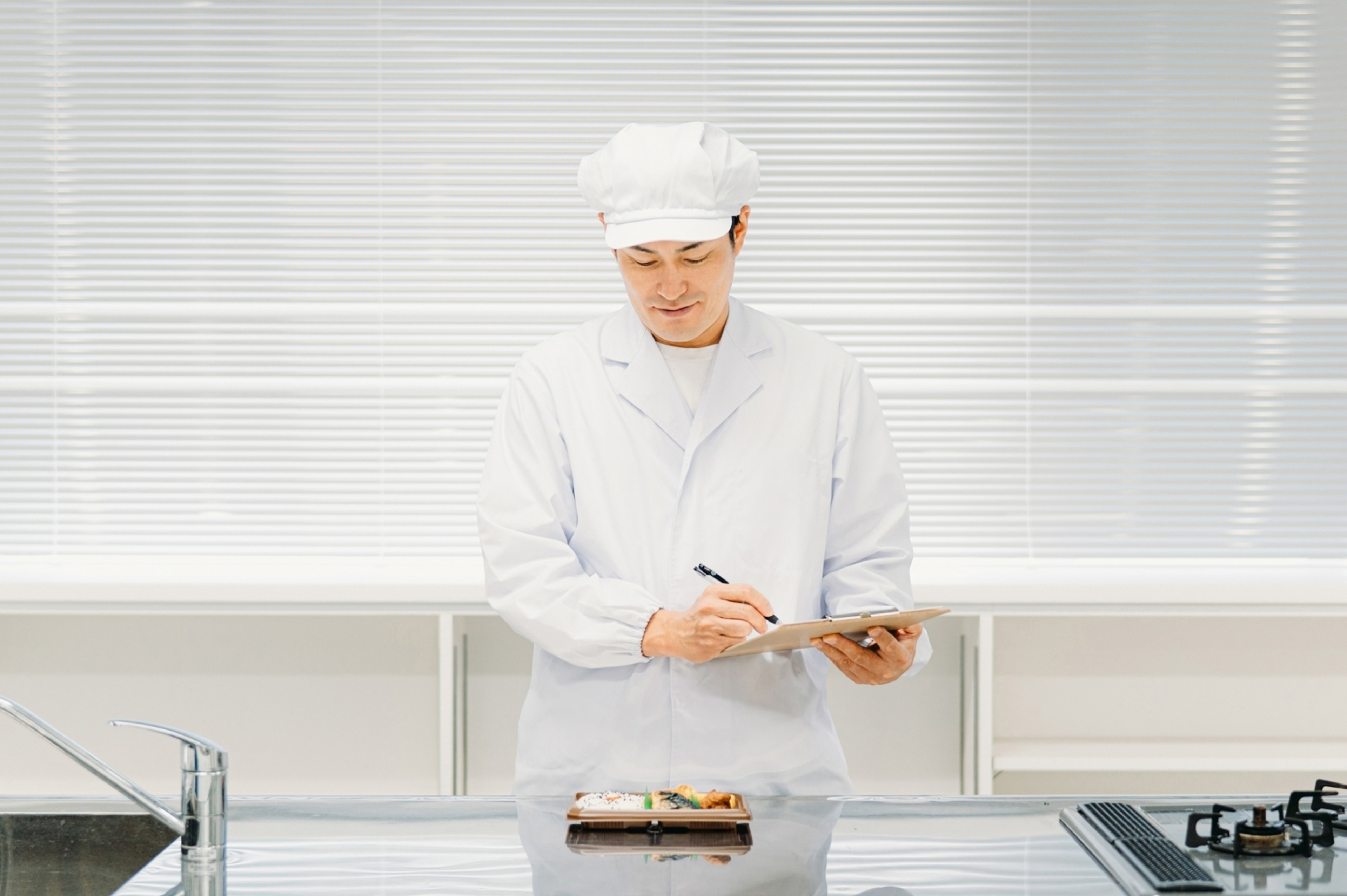 研究室紹介【環境生理学研究室/東 采佳さん】 研究室紹介【環境生理学研究室/東 采佳さん】