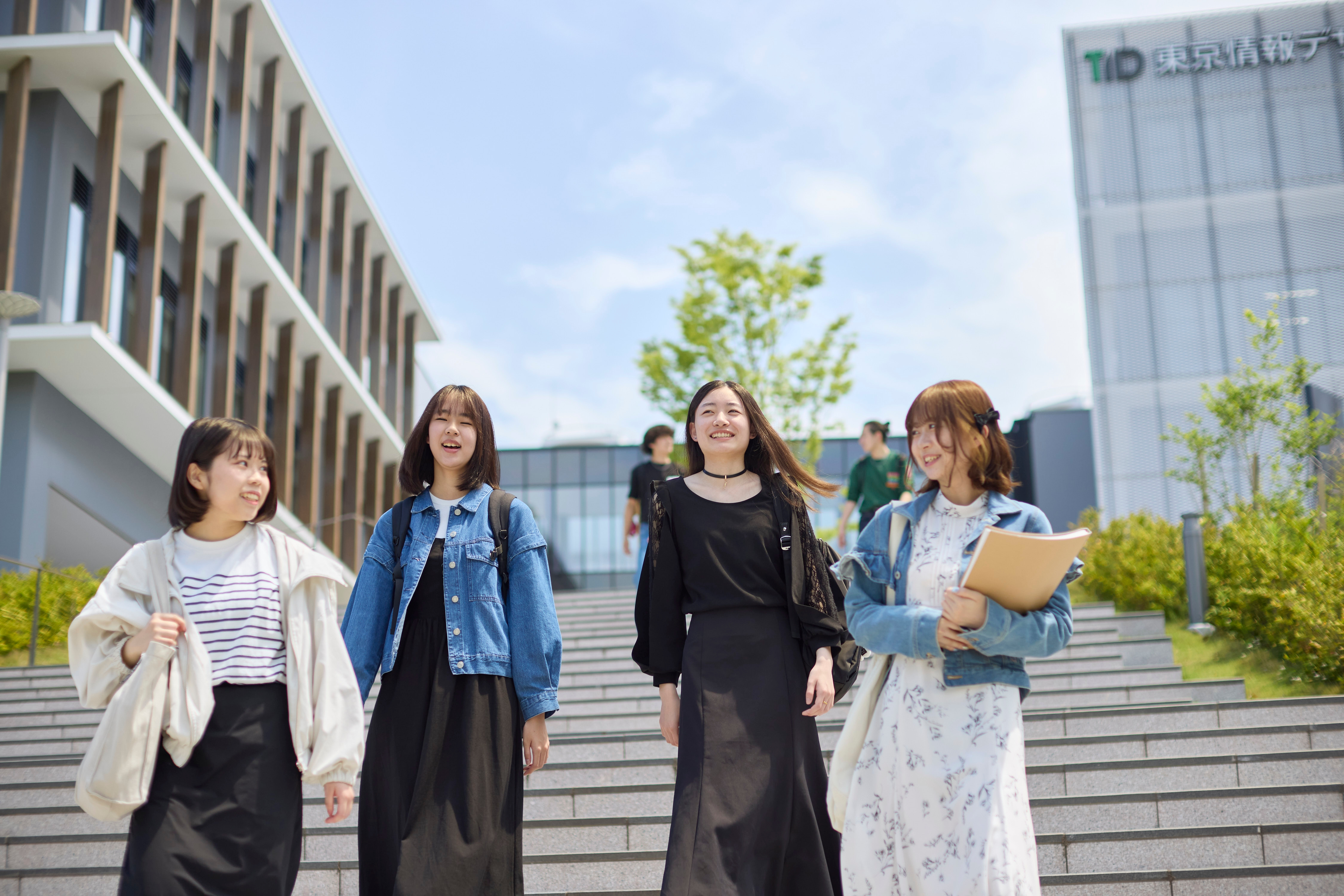 東京情報デザイン専門職大学