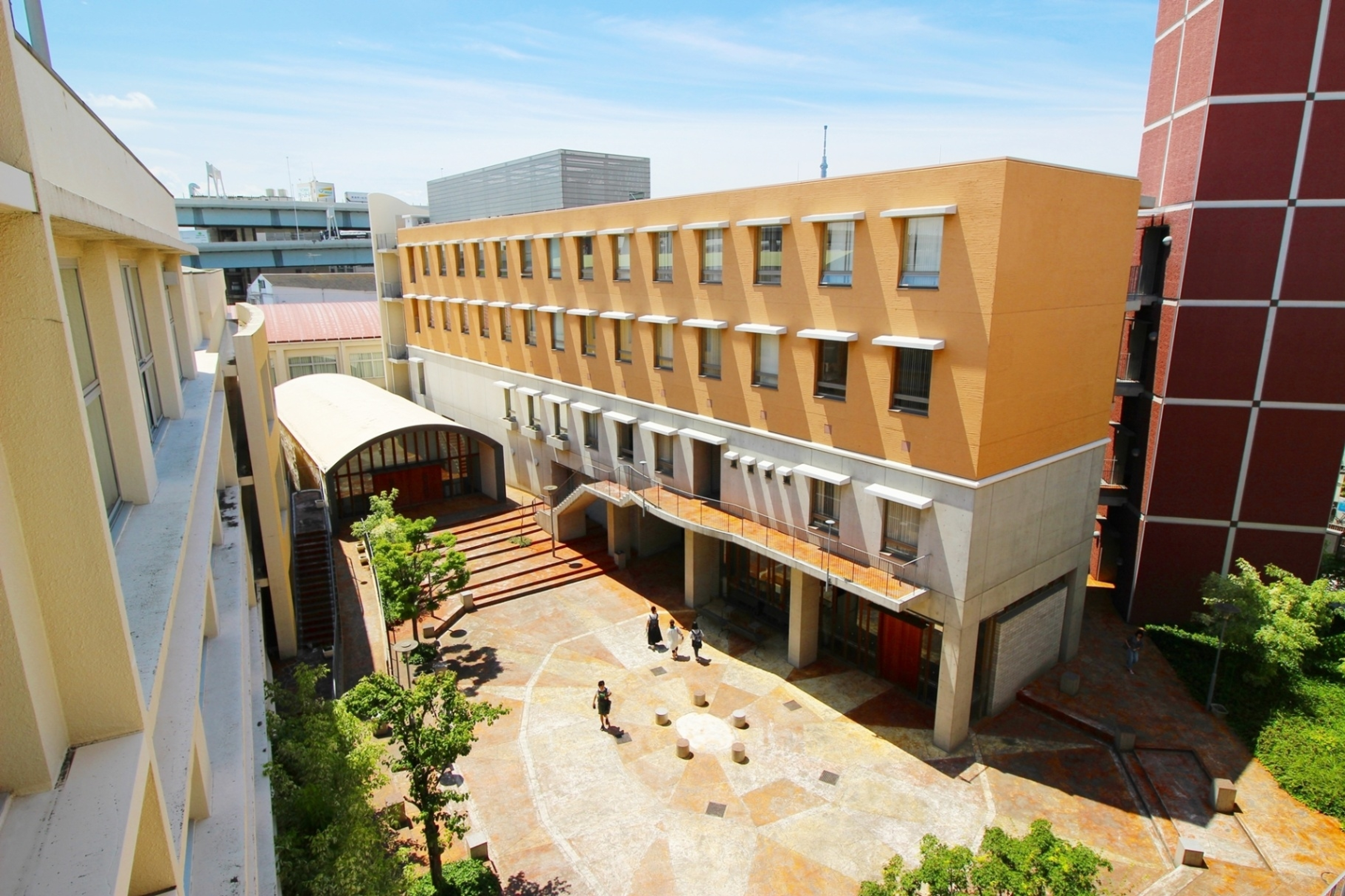 東京未来大学