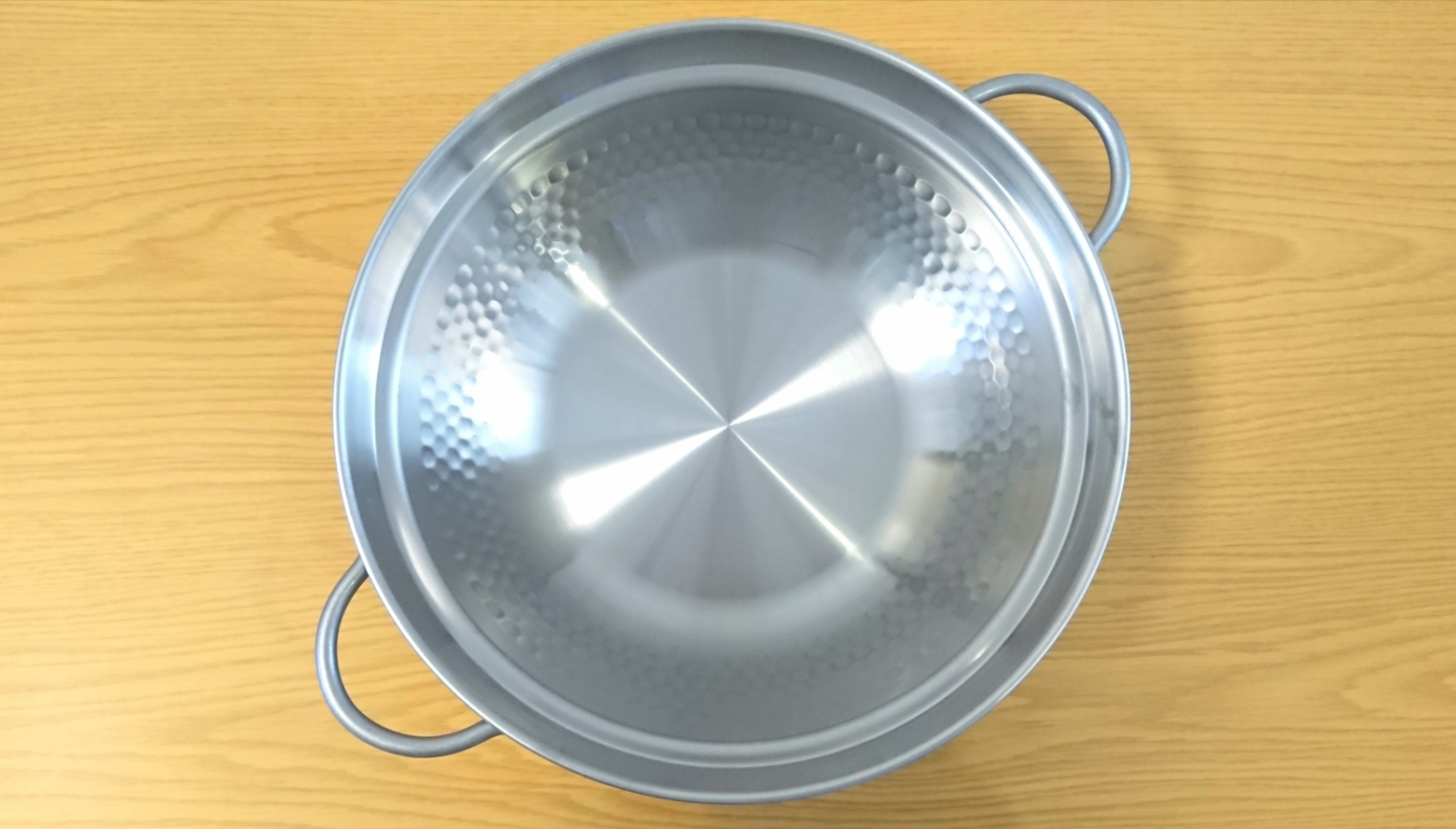 ものづくりの現場を肌で感じ、燕三条のプロフェッショナリズムを学ぶ ものづくりの現場を肌で感じ、燕三条のプロフェッショナリズムを学ぶ